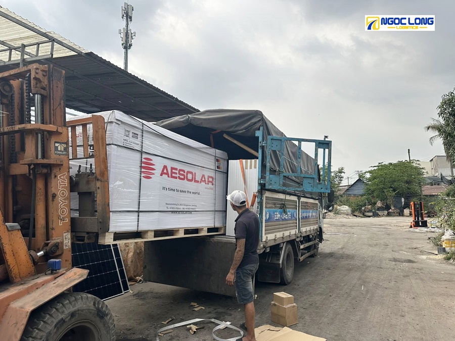 Tết có giao hàng không