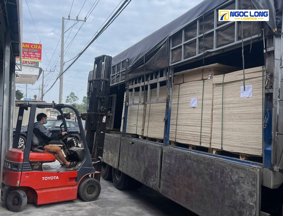 thuê xe tải vận chuyển hàng hóa