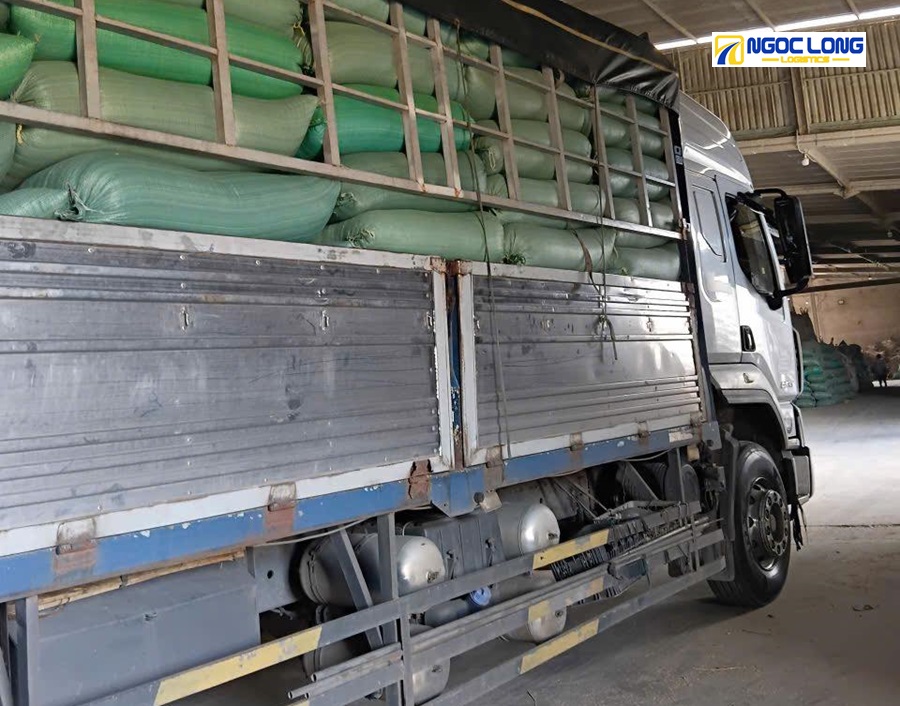 nhà xe vận chuyển hàng hóa