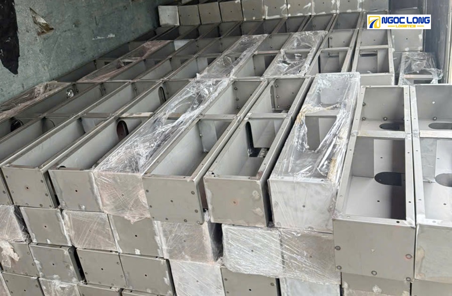 Vận chuyển hàng tiêu dùng từ TP.HCM ra Hà Nội