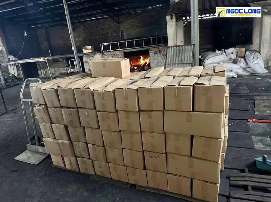 xe vận chuyển hàng hóa 