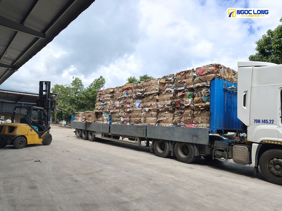 Xe vận chuyển hàng từ TP.HCM đi Lâm Đồng