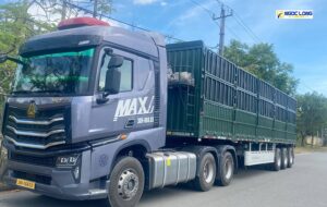Xe vận chuyển hàng hóa