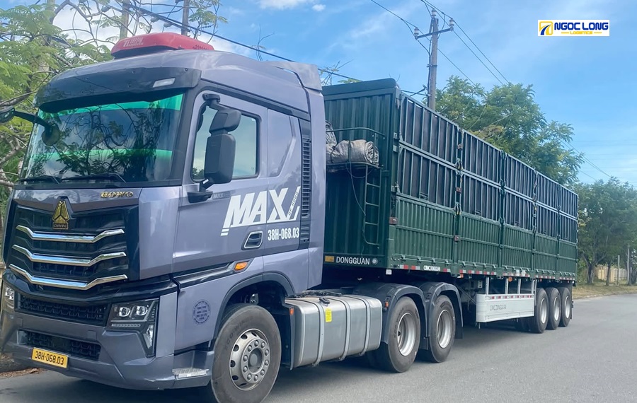 Xe vận chuyển hàng hóa 